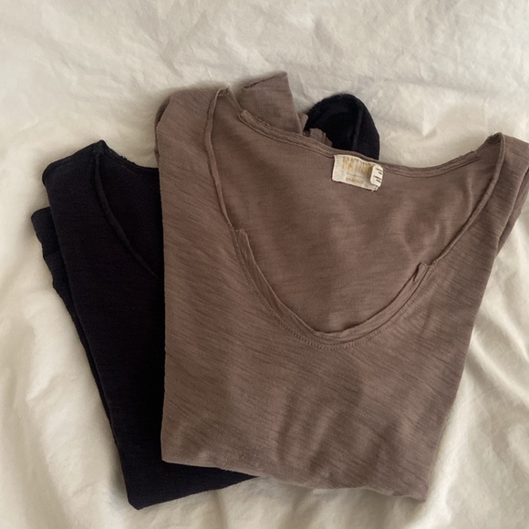 NATION Ltd Tee Bundle Long Sleeve, Size Small, a Navy Blue and a Tan - Picture 13 of 13